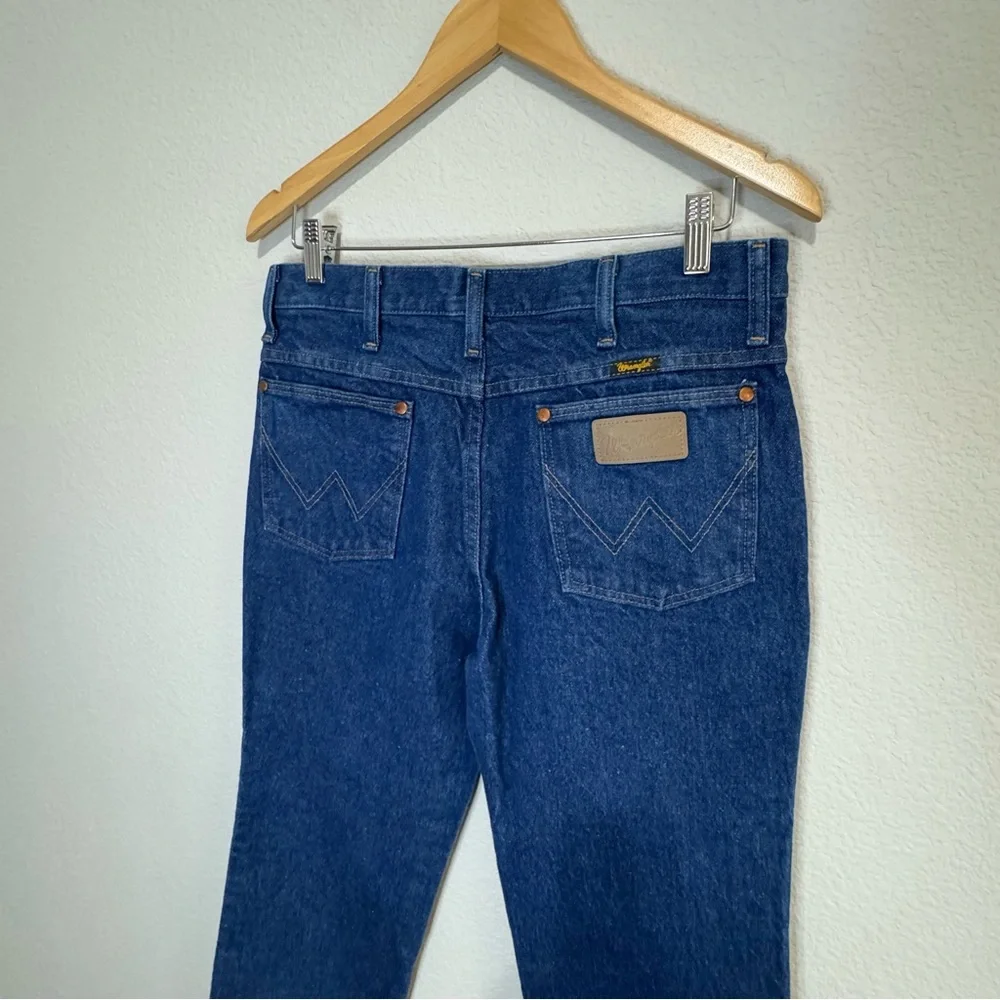 Wrangler Vintage Dark Wash Straight Jeans (Waist 31, Inseam 29) - Picture 6 of 9